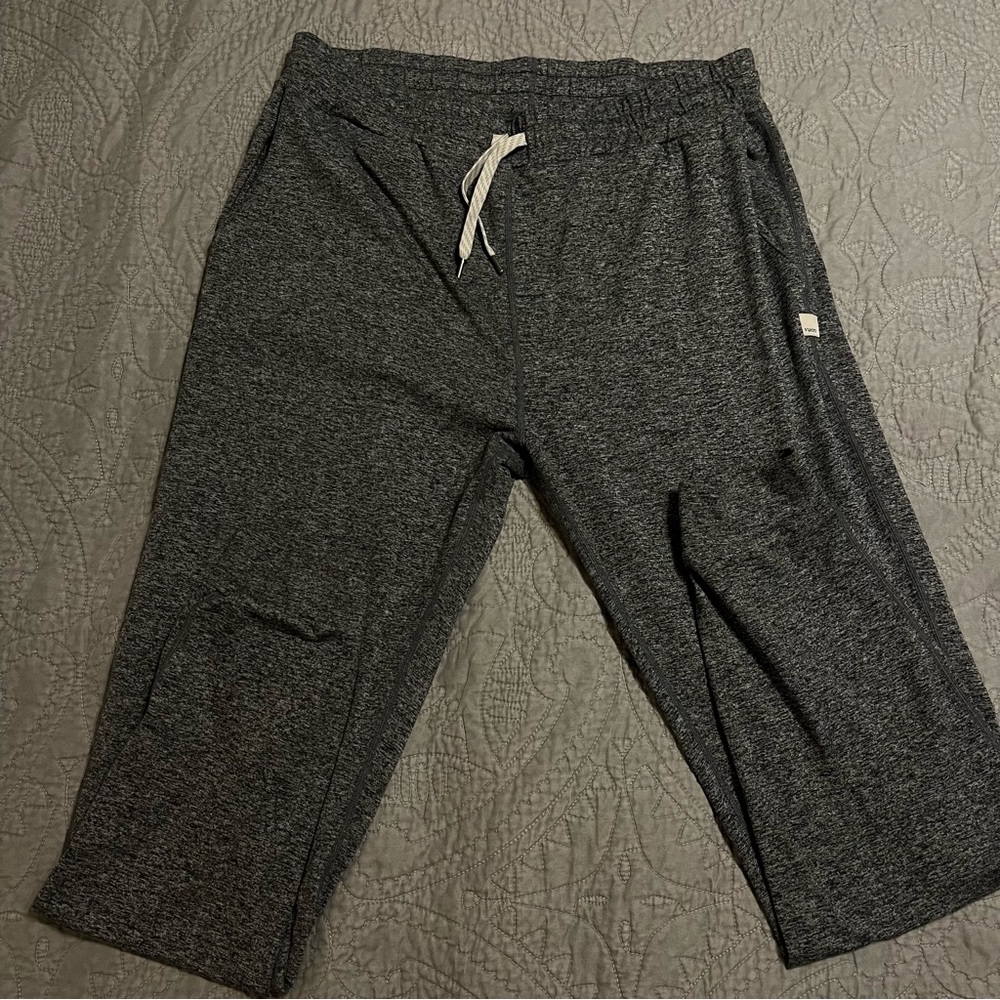 Vuori performance joggers